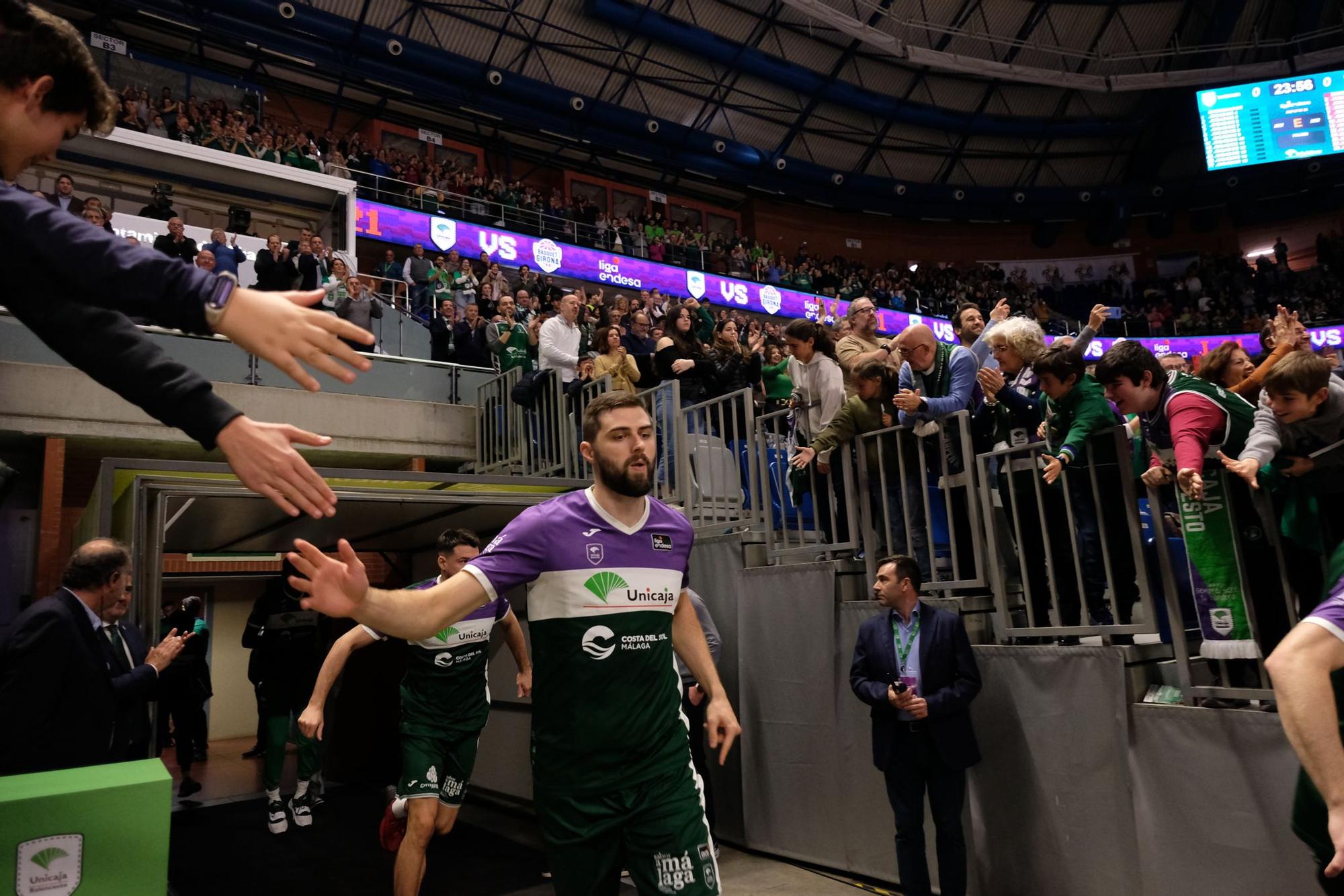 La afición celebra el título de Copa en la previa del Unicaja - Girona