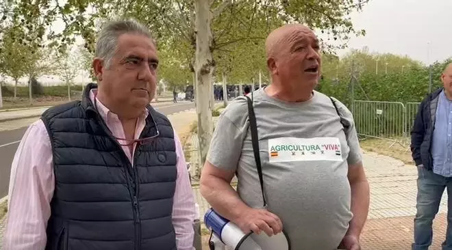 Agricultores de Extremadura se desplazan a Mérida para protestar ante Pedro Sánchez