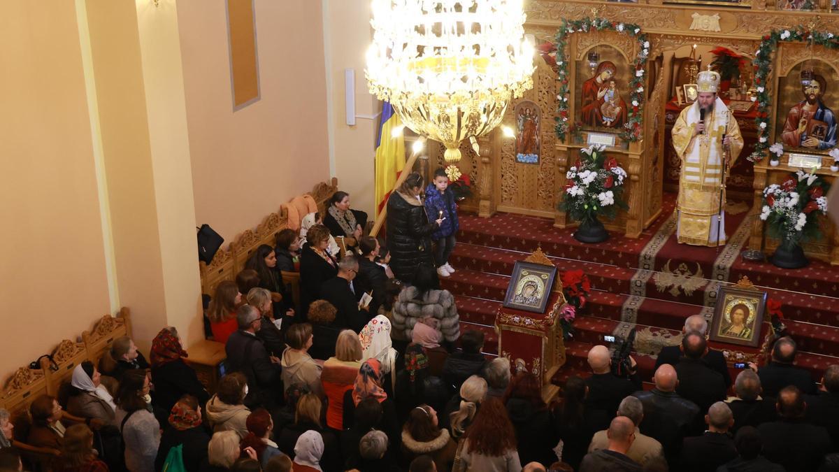 Misa en la iglesia ortodoxa de Castelló.