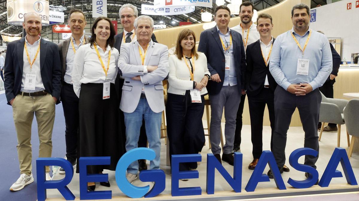 El equipo de Regenasa en Navalia, con Salvador González al frente.