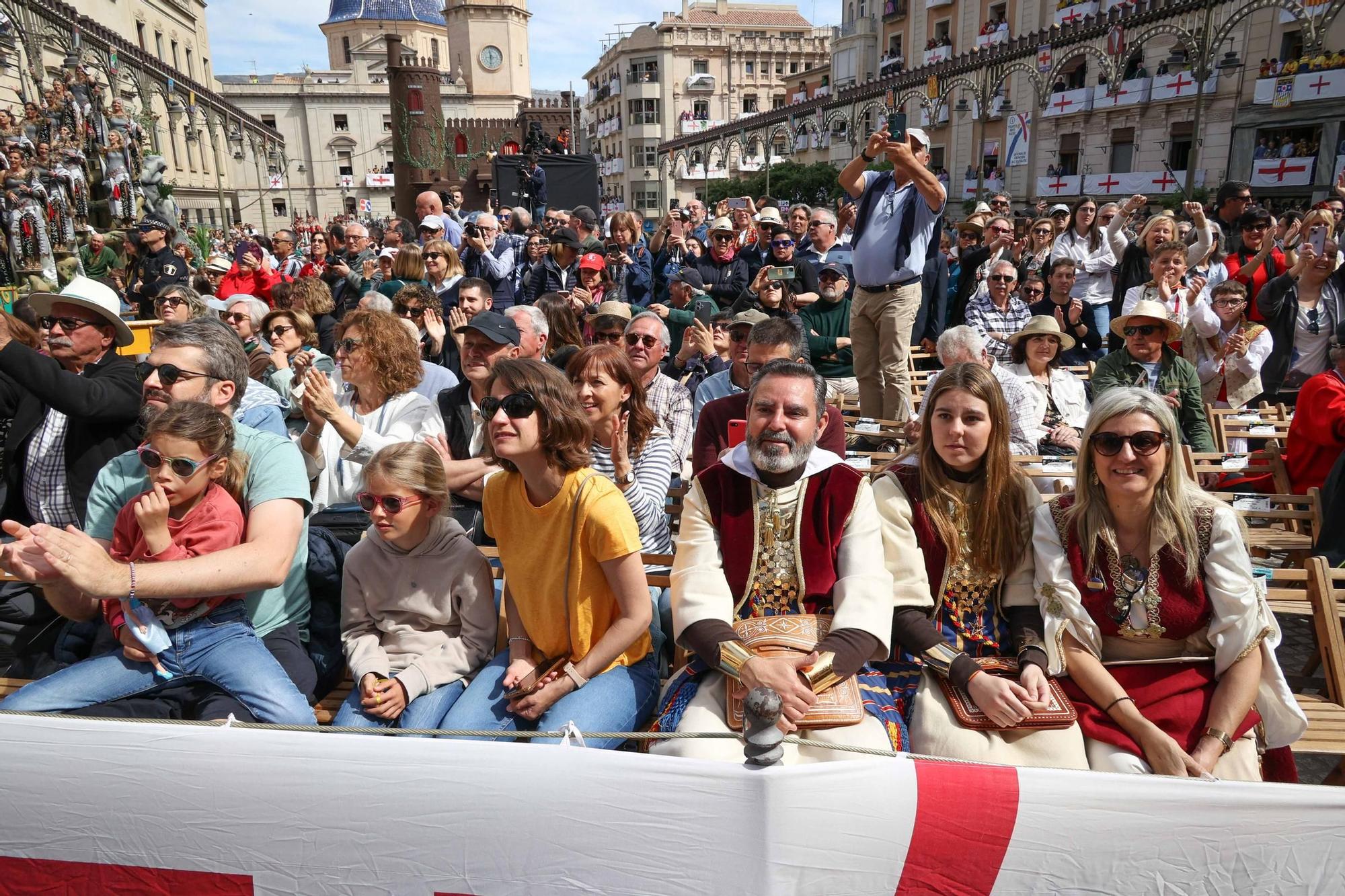 El capitán cristiano entra en Alcoy