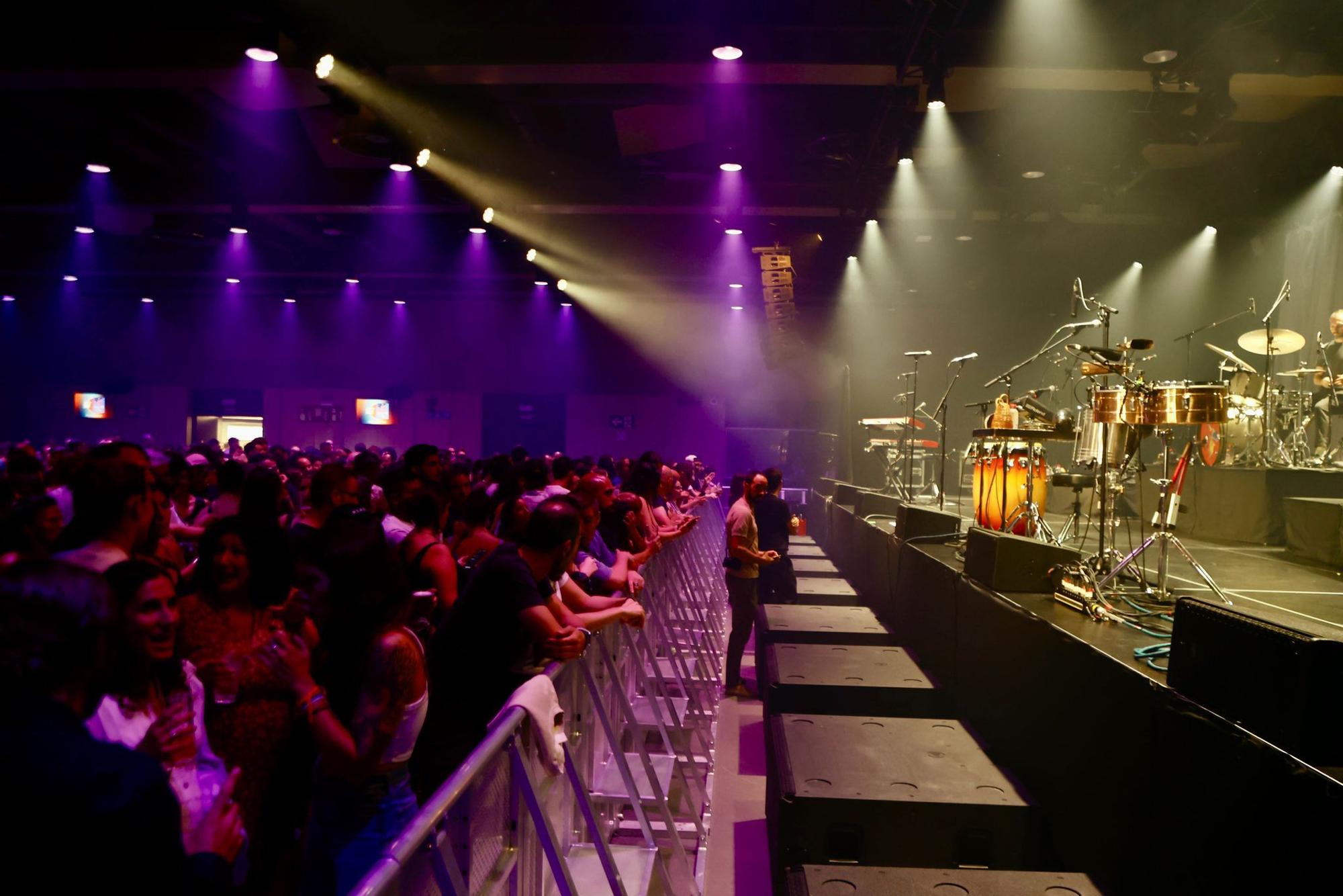 El auditorio del Roig Arena abre sus puertas con el universo de The Cat Empire