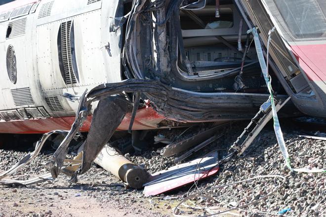 La investigació troba marques de la via trencada en dos trens que van passar per Adamuz abans de l’accident