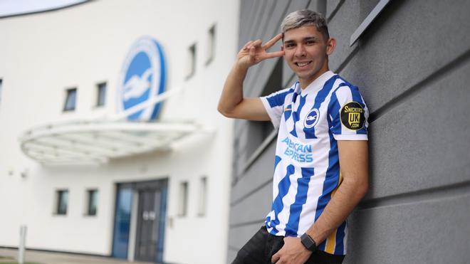 Julio Enciso (Brighton): El club inglés ha desembolsado 11.6M € para hacerse con los servicios del paraguayo de 18 años.