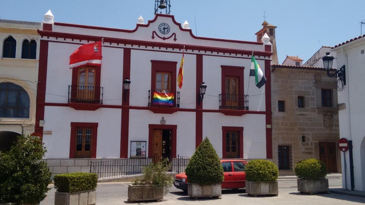 Imagen del consistorio de Casar de Cáceres.