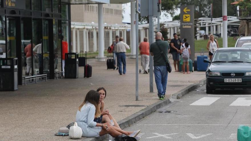 La entrada al aeropuerto de Asturias