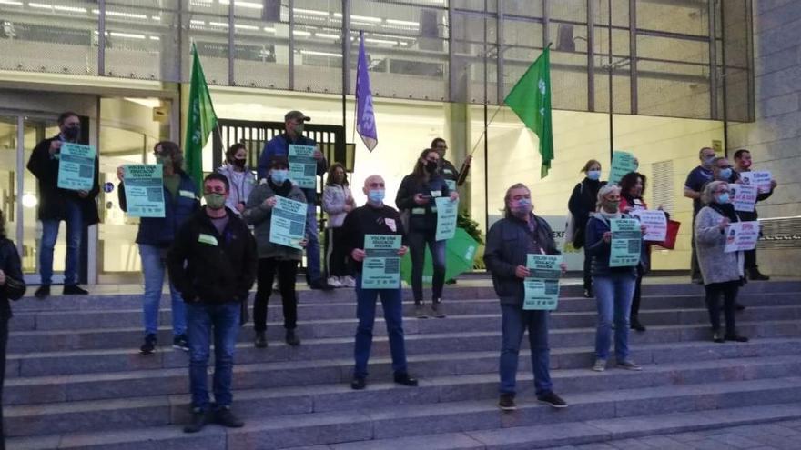 Els sindicats de mestres es mobilitzen a Girona i alerten que treballen &quot;sota mínims&quot;