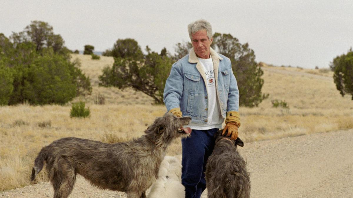 Jeffrey Epstein, el pederasta y depredador sexual, en una imagen de su archivo personal divulgada por el Departamento de Justicia de Estados Unidos