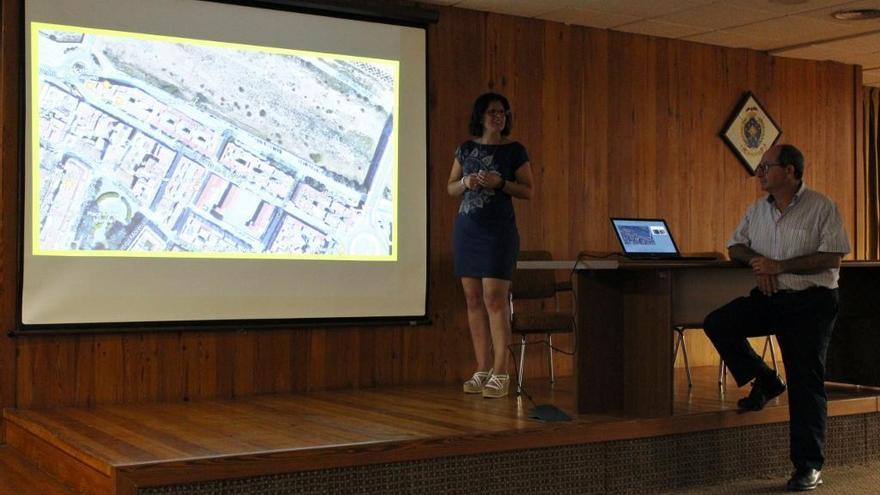 Teresa Garcia y Pepe Gil durante la presentación