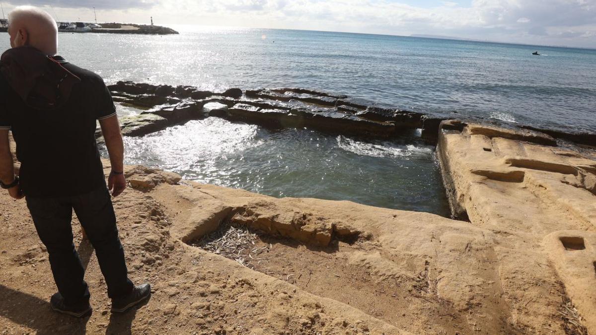 Restos de piletas donde los romanos conservaban el pescado en sal.