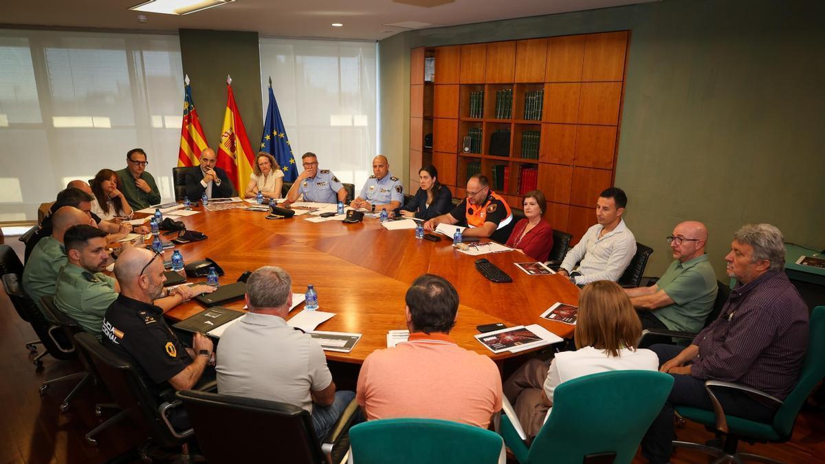 Los asitentes a la junta local de seguridad de Torrent.