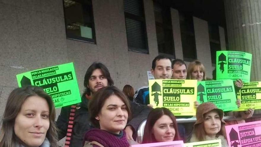 Protesta de afectados por las cláusulas suelo. // FdV