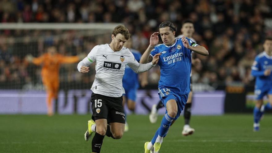 Corberán abre las puertas del once a Lucas Beltrán