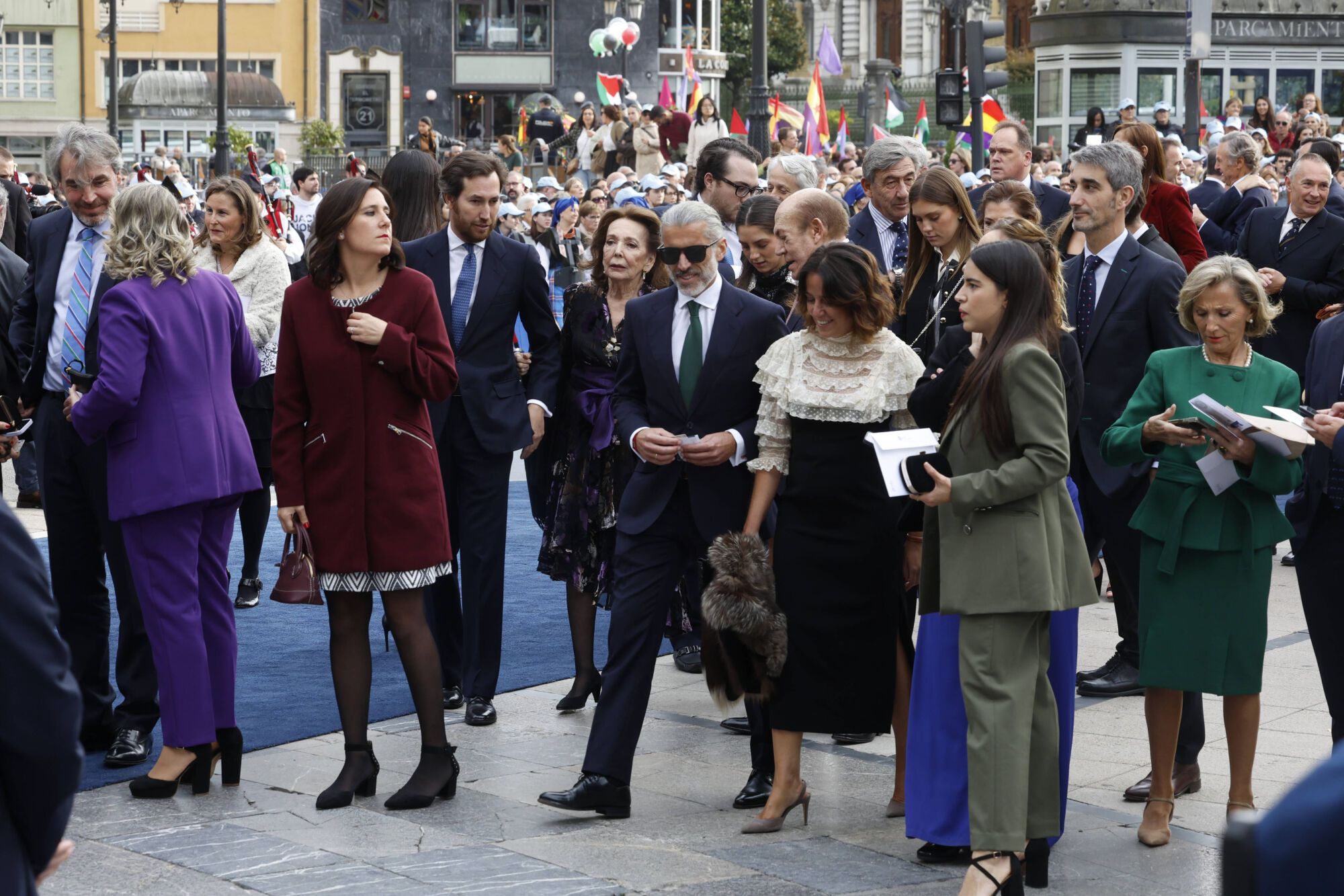 Así fue la llegada de los invitados a los premios "Princesa de Asturias" y su paso por la alfombra azul