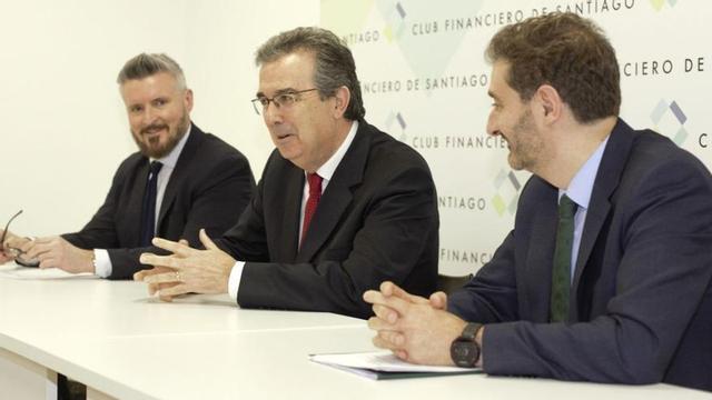 José Arnau, en el centro, vicepresidente de Inditex. | L. O.