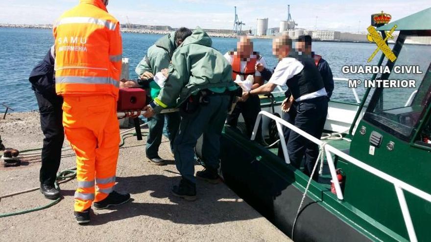 La Guardia Civil auxilia a un crucerista que sufría un ictus en su barco