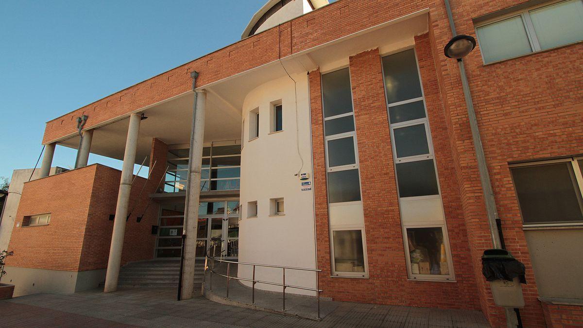 Entrada al colegio Mestre Rafael Noguera de Daimús, donde han ocurrido los hechos.