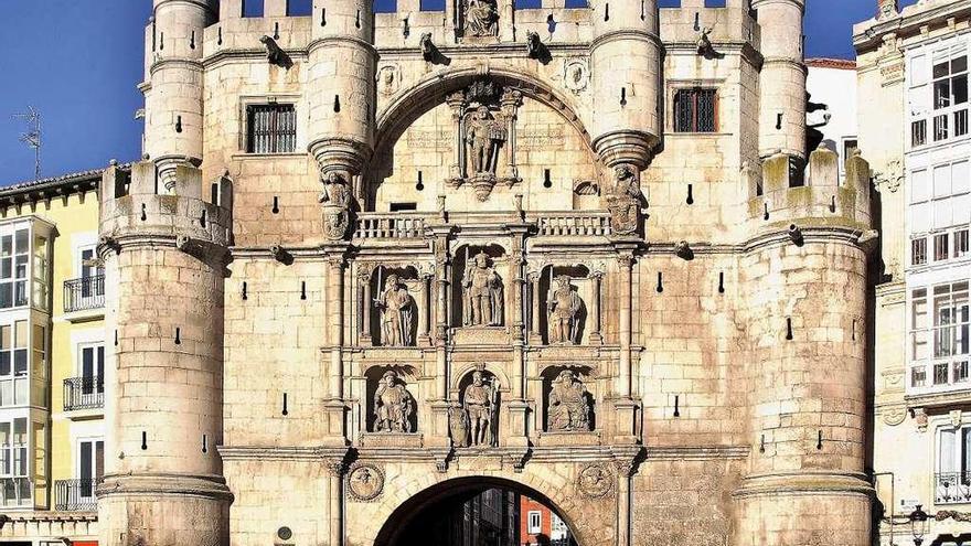 El Arco de Santa María, donde se encuentra reflejado Diego Rodríguez.