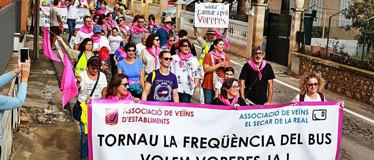 Vecinos de Establiments y el Secar en una pasada manifestaciÃ³n reclamando aceras.