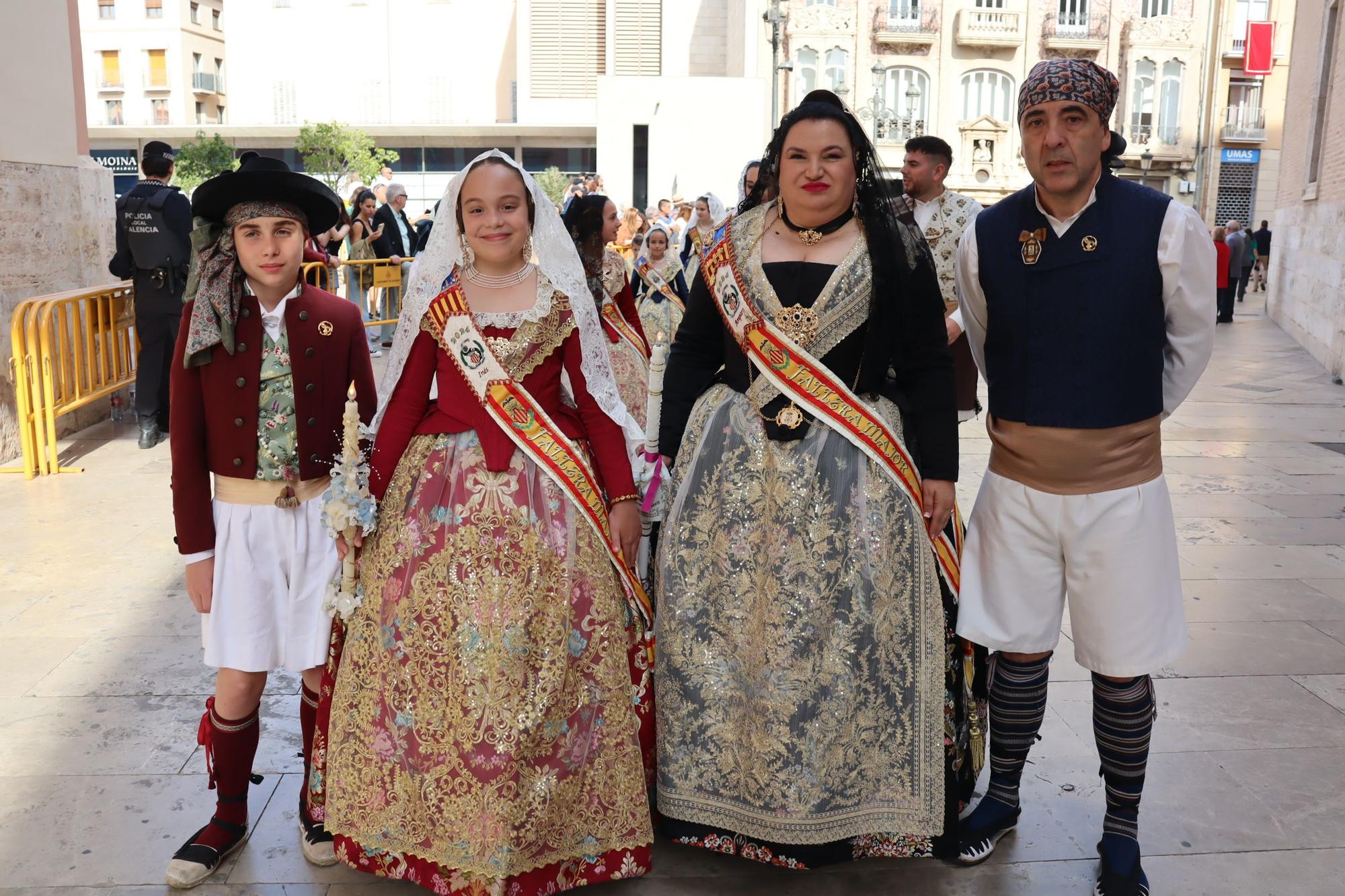 Las comisiones de falla en la Procesión de la Virgen (2/5)