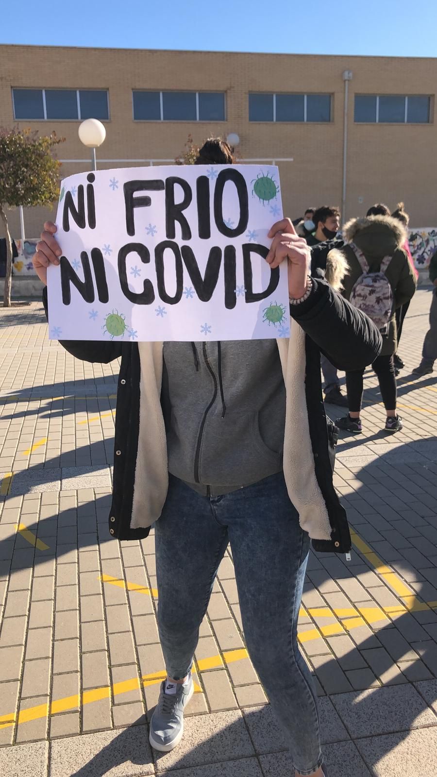 Los alumnos de la provincia de Alicante convocan paros y concentraciones en los patios contra el frío y el covid