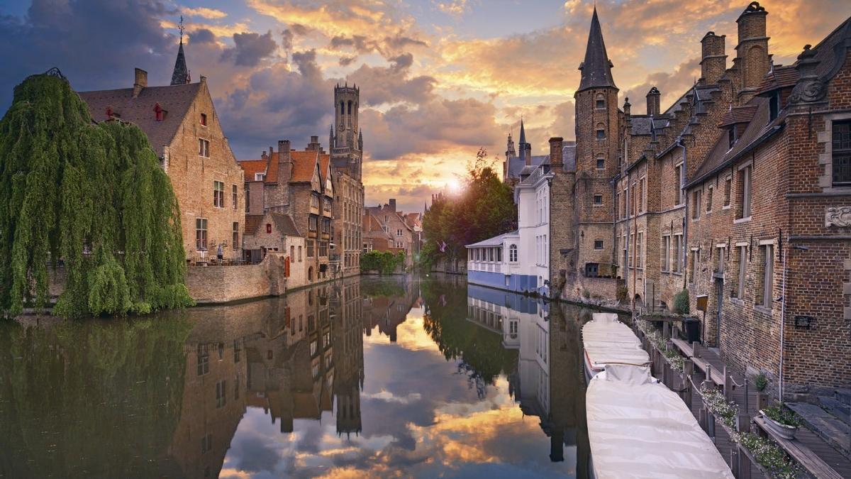 No solo existe Venecia: las otras 10 ciudades con canales más bonitas del mundo