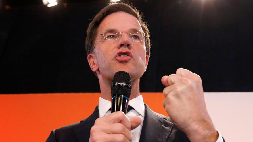 Mark Rutte tras su victoria electoral.