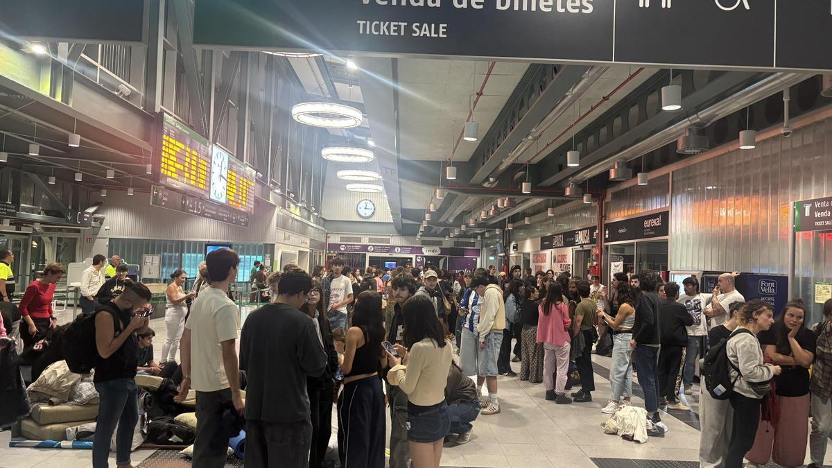 Decenas de personas se concentraron en la Intermodal