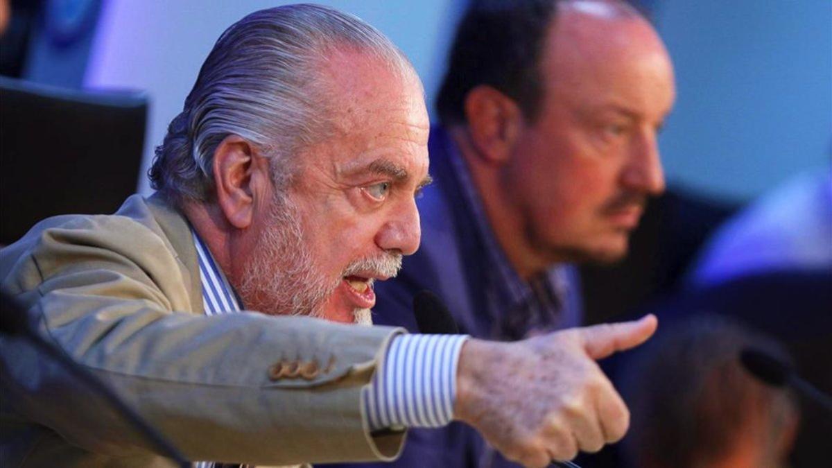 De Laurentiis en rueda de prensa en 2015 cuando Benítez anunció su marcha del Nápoles