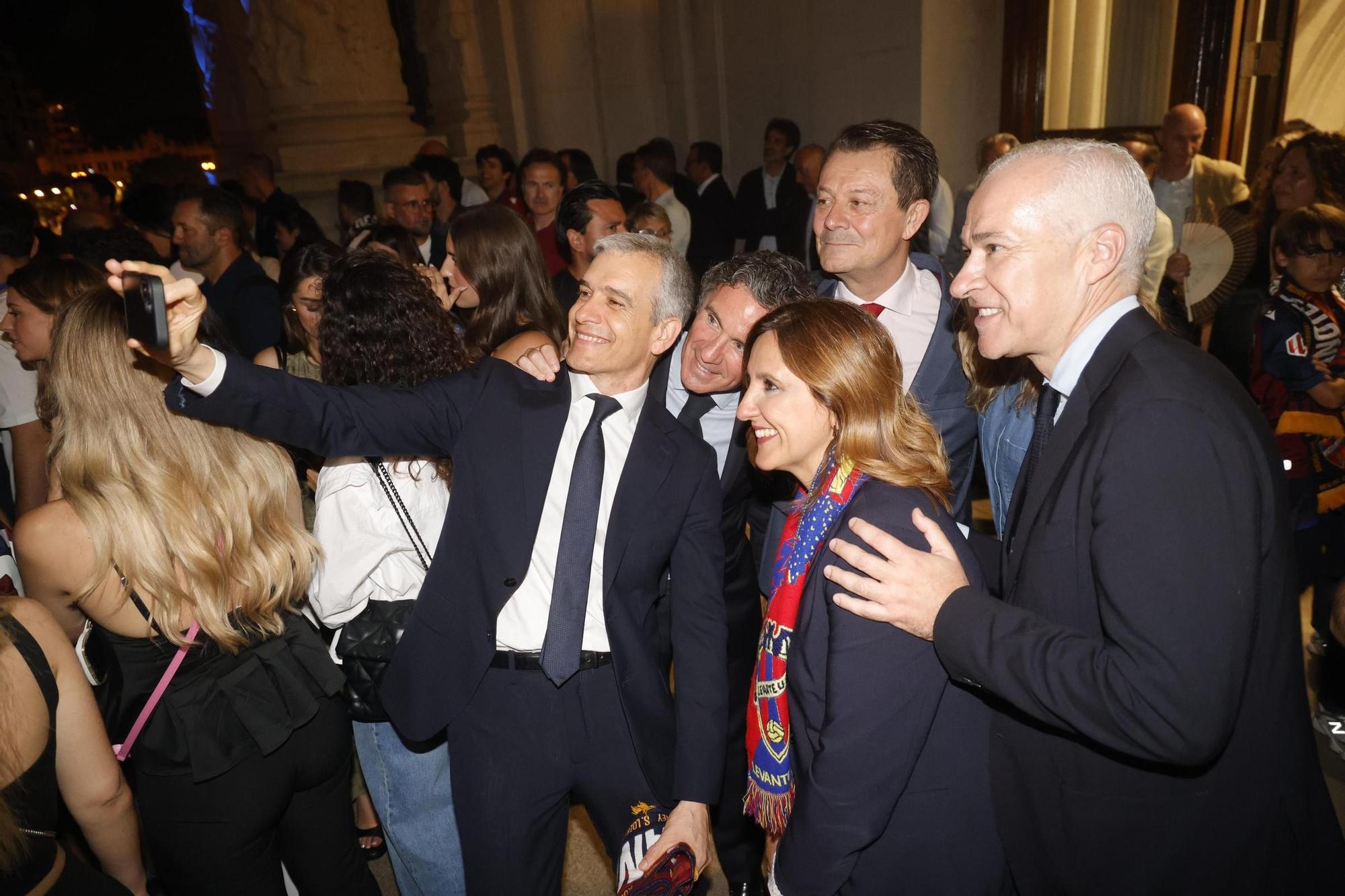 Todas las fotos de la rúa del Levante UD por su ascenso a Primera División