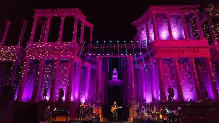 Comerciantes y hoteleros aprueban la celebración de conciertos en el teatro