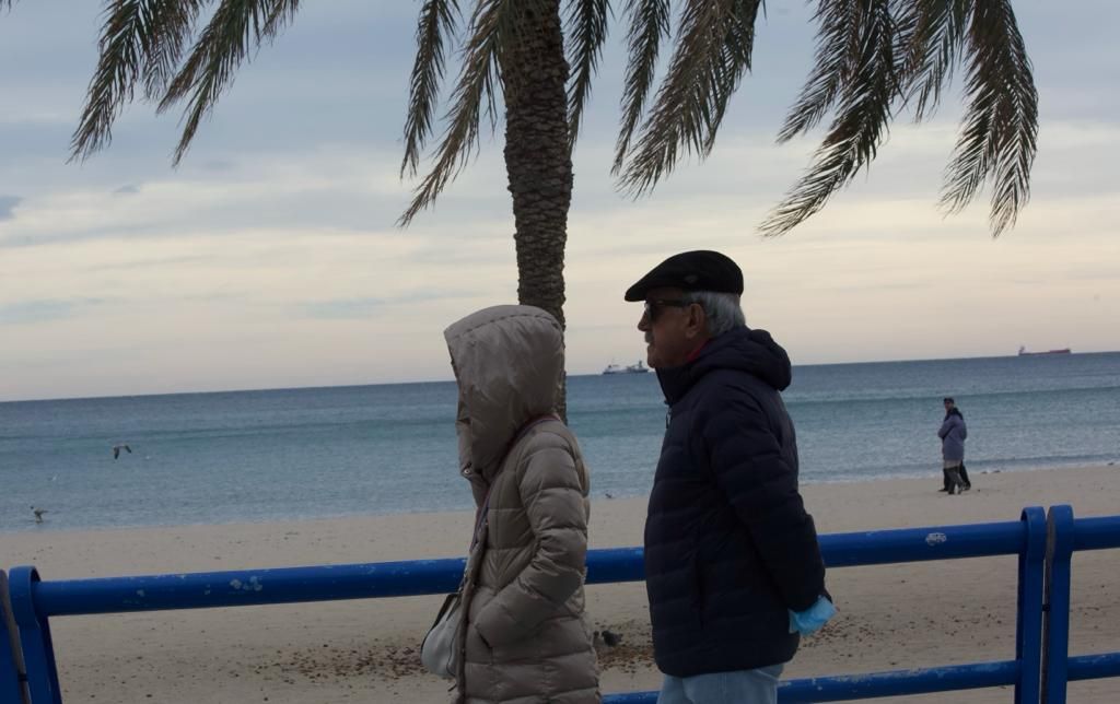 El frío y el viento llegan a Alicante