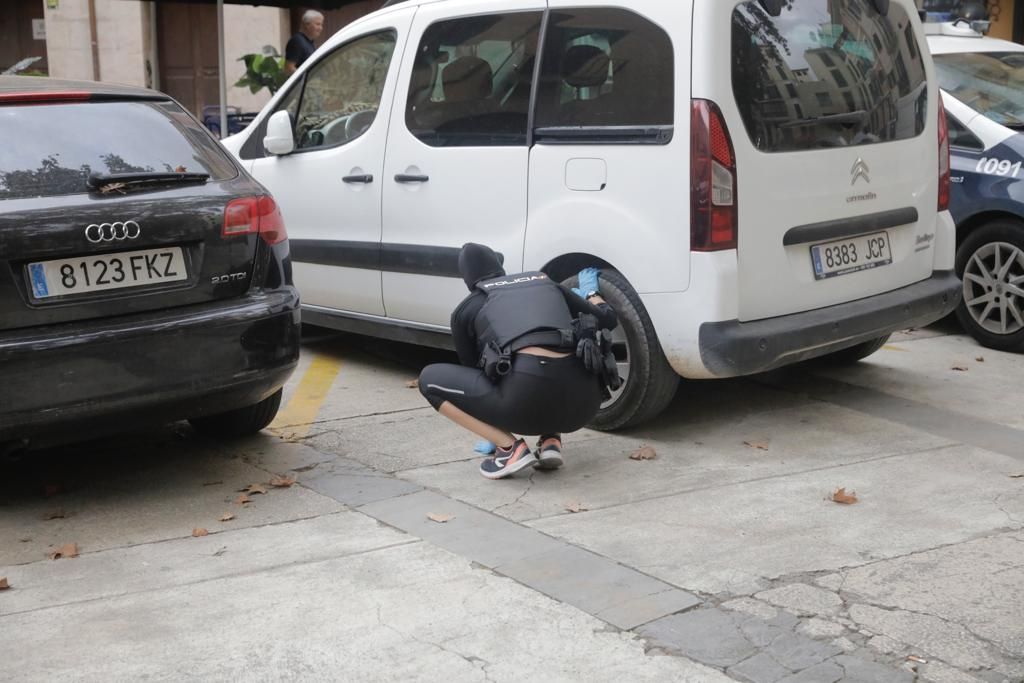 Operación antidroga en la plaza Atarazanas con dos detenidos