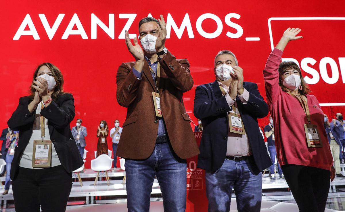 Pedro Sánchez, Adriana Lastra, Santos Cerdán y Cristina Narbona, en una acto del PSOE.  