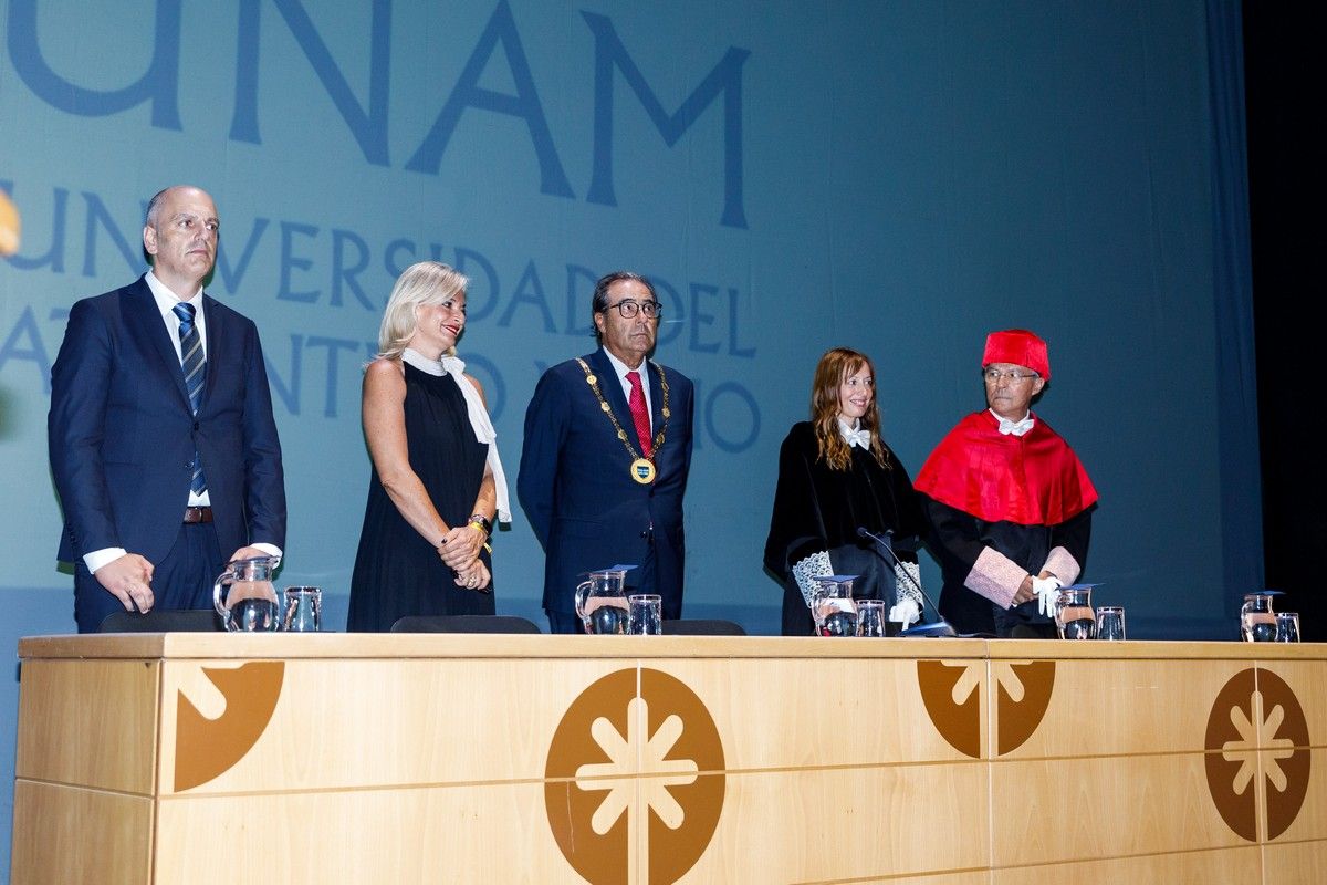 Investidura de la Dra. Dña. Ana María González Martín como rectora de la Universidad del Atlántico Medio