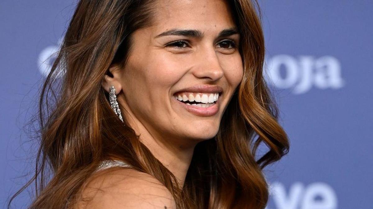 Sara Sálamo, en la alfombra azul de los Goya 2023.