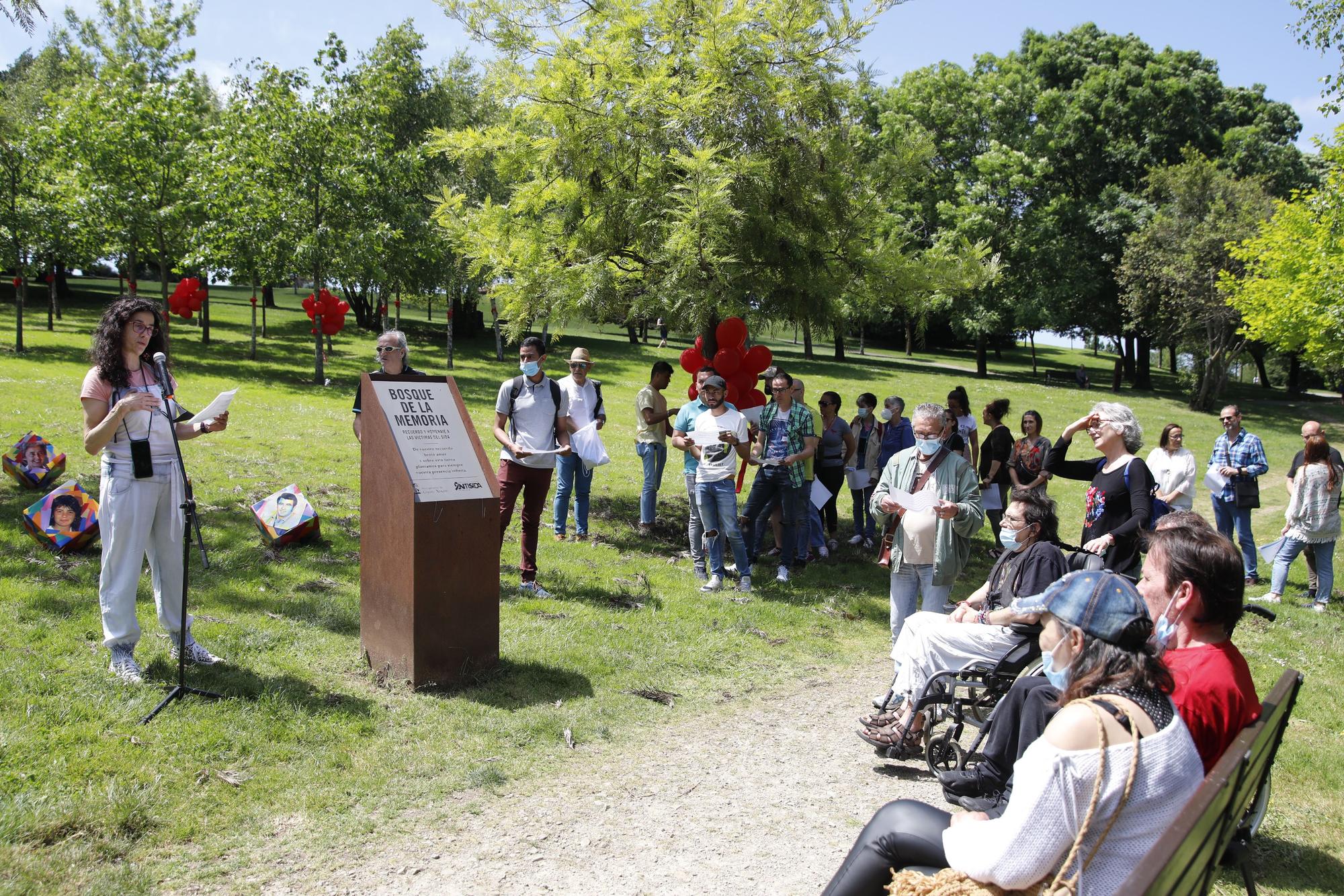 En imágenes: Memorial del sida en el Bosque de la Memoria, en el parque de Los Pericones