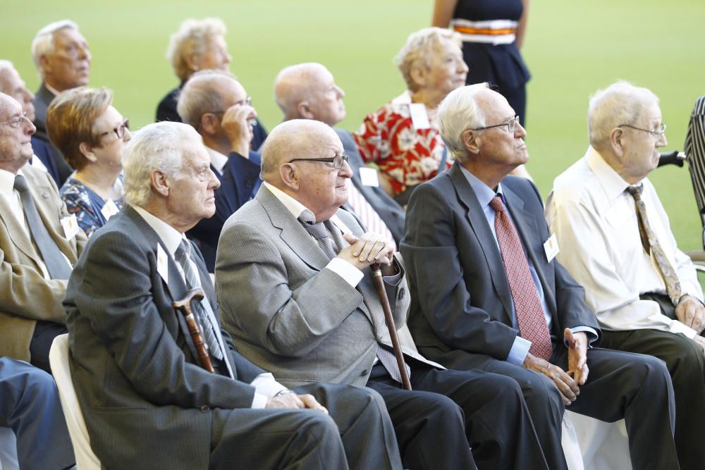 El Valencia rinde homenaje a sus socios más fieles