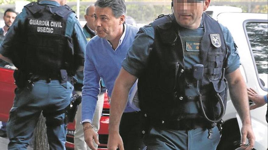 La Fiscalía sospecha que el número 2 de Interior se chivó a González