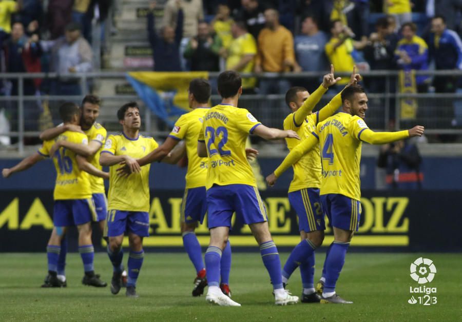 N'Diaye, en un buen contragolpe malaguista adelantó a los de Víctor Sánchez del Amo en la primera mitad y Ager Aketxe, en un gran lanzamiento de falta, igualaría el encuentro mediada la primera parte.