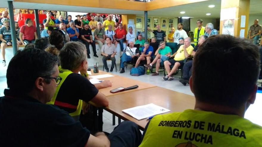 Imagen de la asamblea de bomberos.