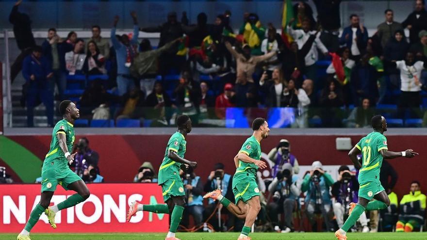 Semifinales Copa África: Mané ríe, Salah llora