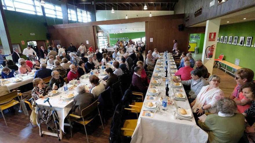 La comida celebrada ayer en el centro cultural de Rioseco.