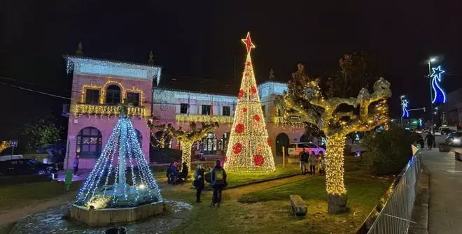 Nigrán prepara las luces de Navidad antes del verano