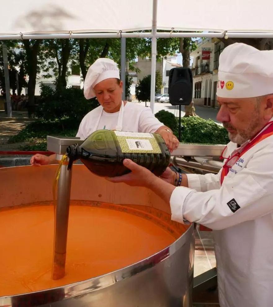 Cañete de las Torres volverá a hacer el salmorejo más grande del mundo