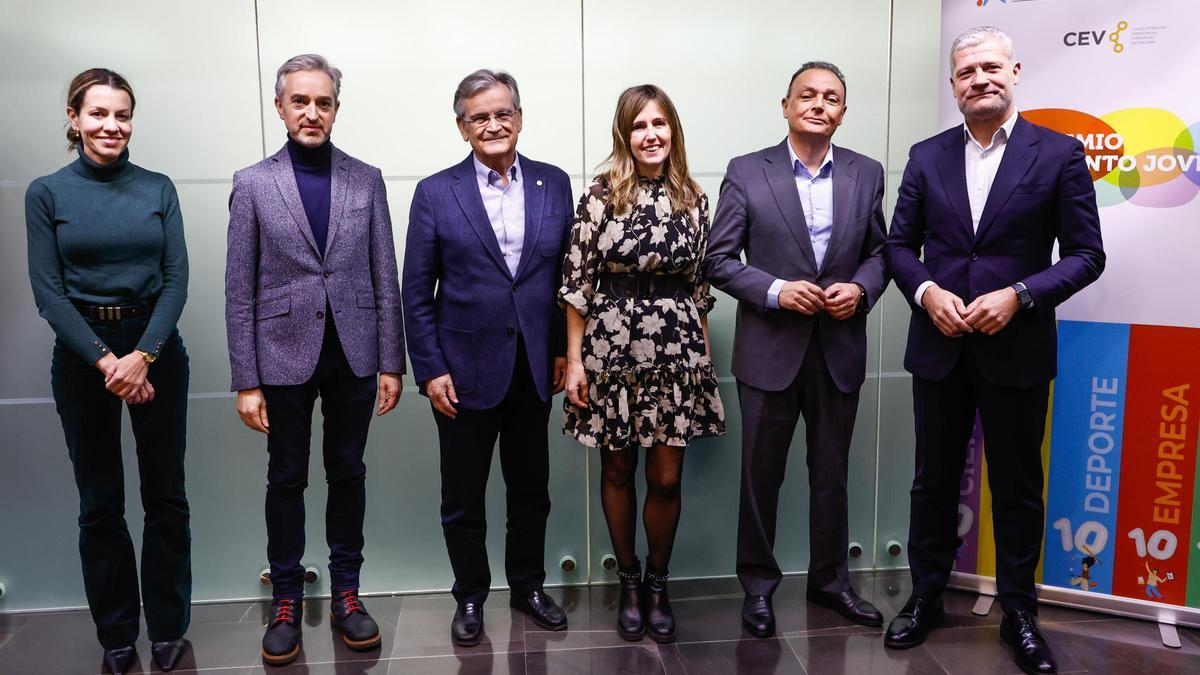 Silvia Tomás (Prensa Ibérica), José Luis Pérez (CCCC), Rafael Gandía (Cruz Roja), Ángela Pérez (Health inCore), Salvador Navarro (CEV) y César Miguel (CaixaBank).