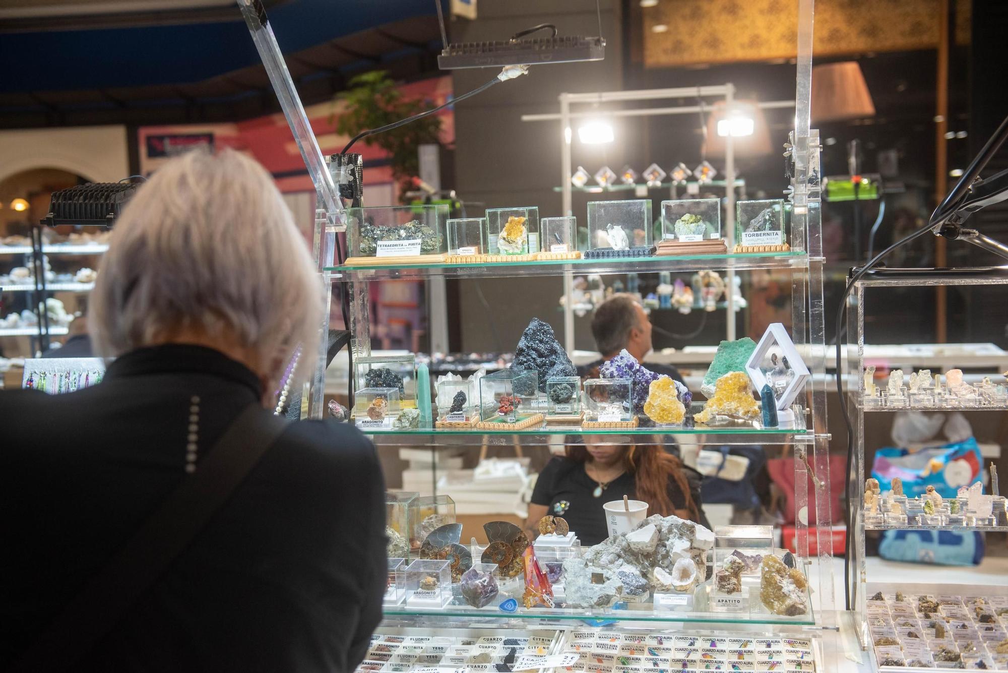 Los Rosales acoge la primera feria de minerales en A Coruña