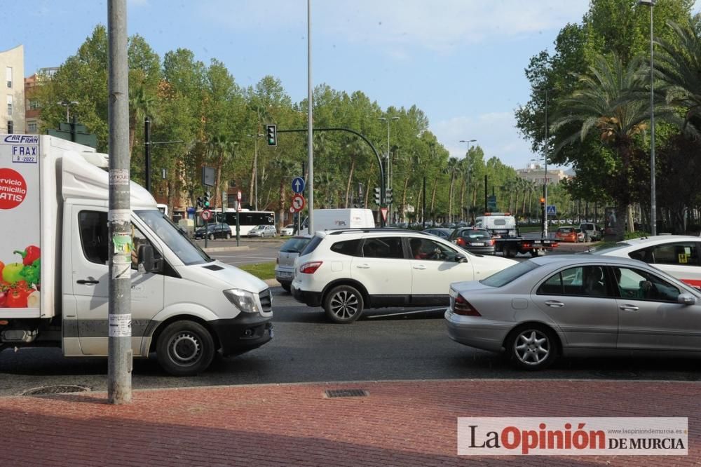 Atascos en Murcia por la protesta de los agricultores en sus tractores