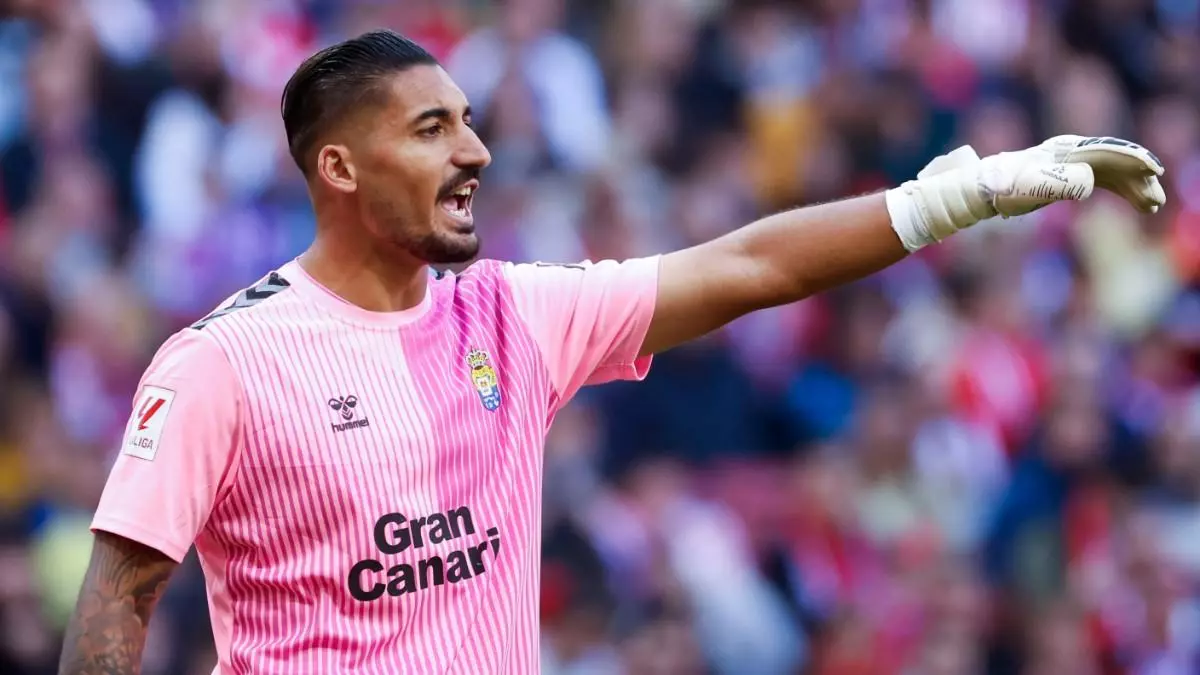La UD Las Palmas rescinde el contrato al portero ?lvaro Valles