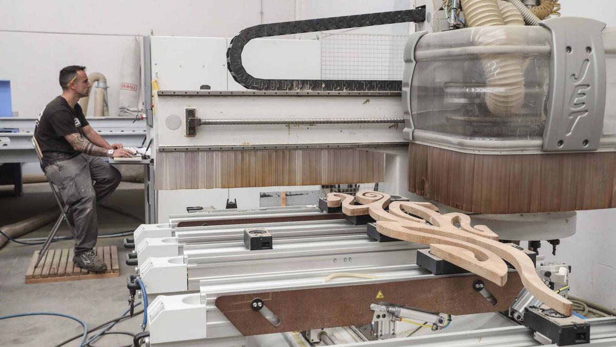 Restauración, diseño y lacado de muebles Carpintería Cabal